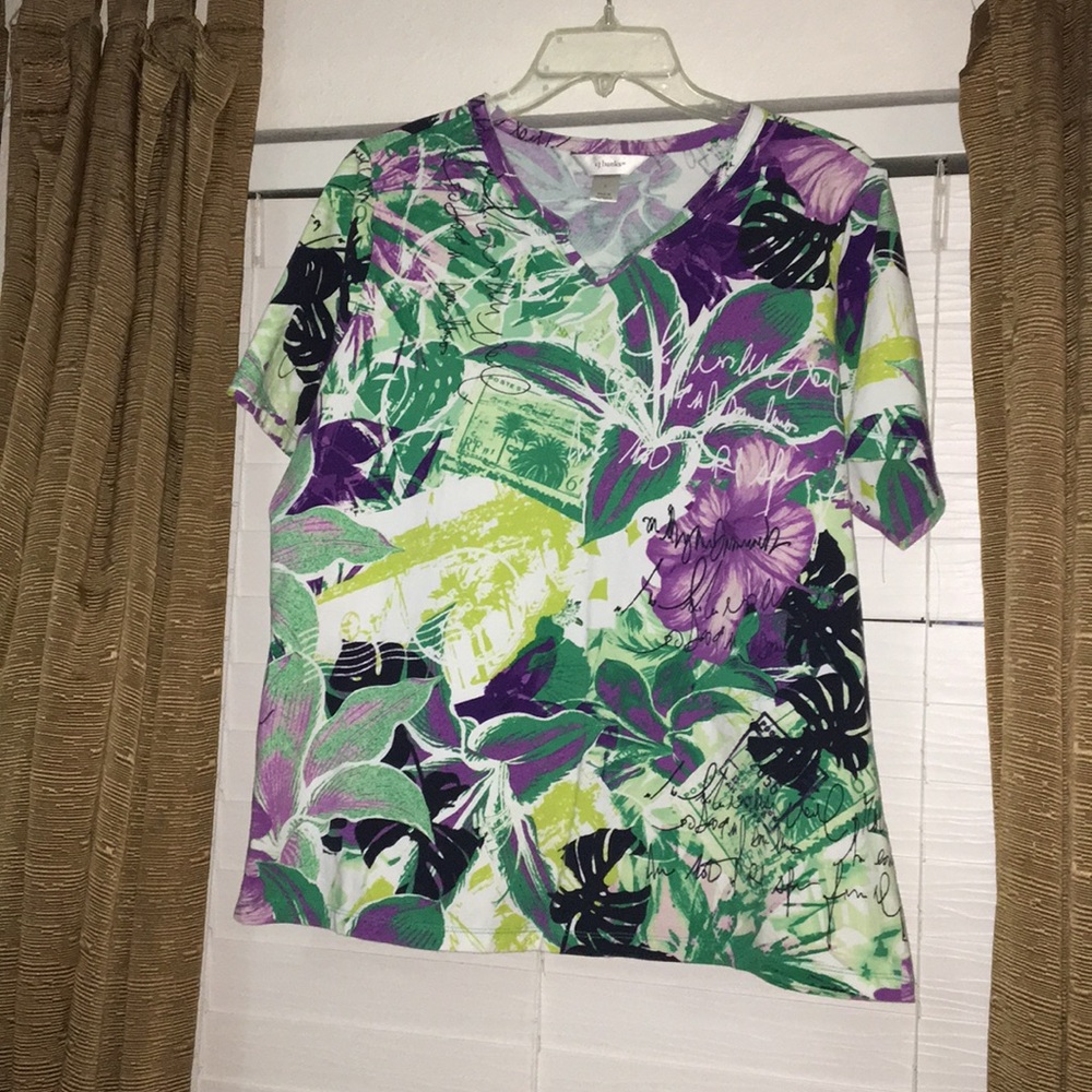 CJ Banks Floral top
